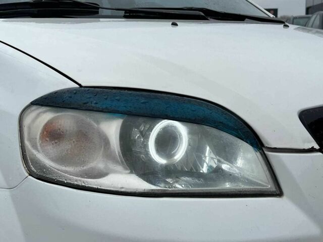 Білий Шевроле Авео, об'ємом двигуна 1.5 л та пробігом 211 тис. км за 3640 $, фото 11 на Automoto.ua