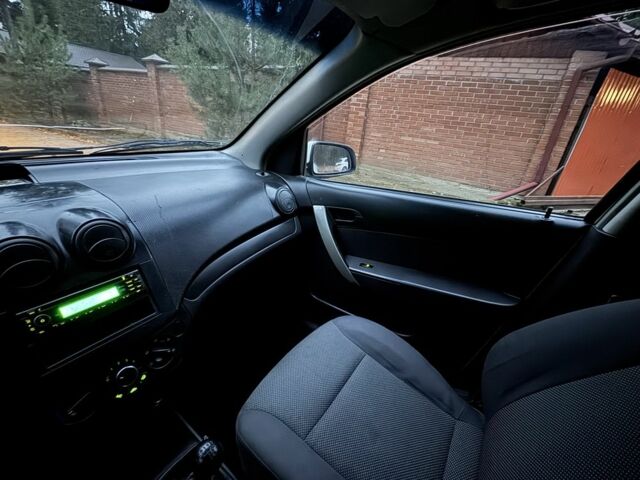 Белый Шевроле Авео, объемом двигателя 1.5 л и пробегом 242 тыс. км за 2650 $, фото 16 на Automoto.ua