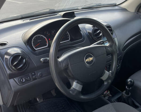 Белый Шевроле Авео, объемом двигателя 1.5 л и пробегом 235 тыс. км за 3499 $, фото 9 на Automoto.ua