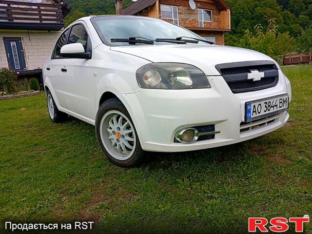 Белый Шевроле Авео, объемом двигателя 1.5 л и пробегом 193 тыс. км за 2000 $, фото 6 на Automoto.ua