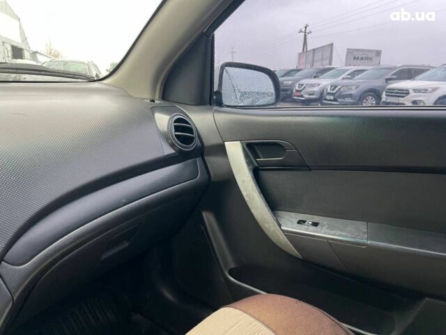 Белый Шевроле Авео, объемом двигателя 1.5 л и пробегом 211 тыс. км за 3640 $, фото 25 на Automoto.ua