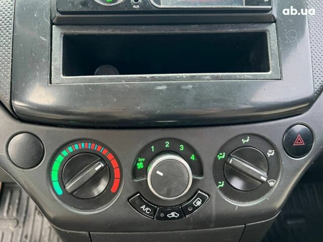 Белый Шевроле Авео, объемом двигателя 1.5 л и пробегом 211 тыс. км за 3640 $, фото 23 на Automoto.ua