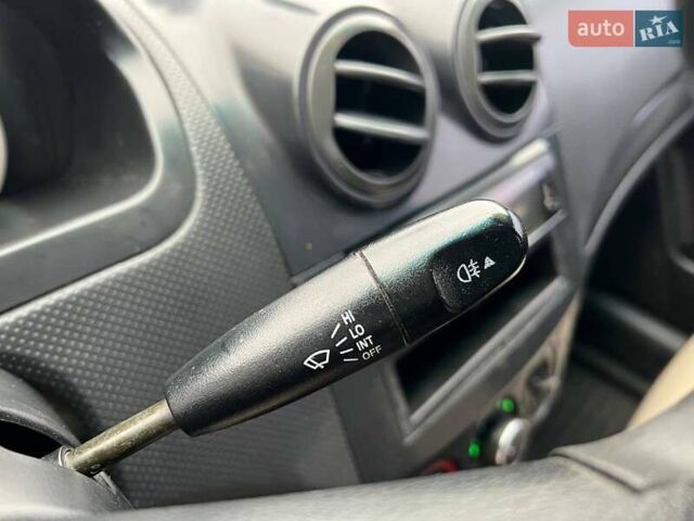 Белый Шевроле Авео, объемом двигателя 1.5 л и пробегом 211 тыс. км за 3640 $, фото 19 на Automoto.ua