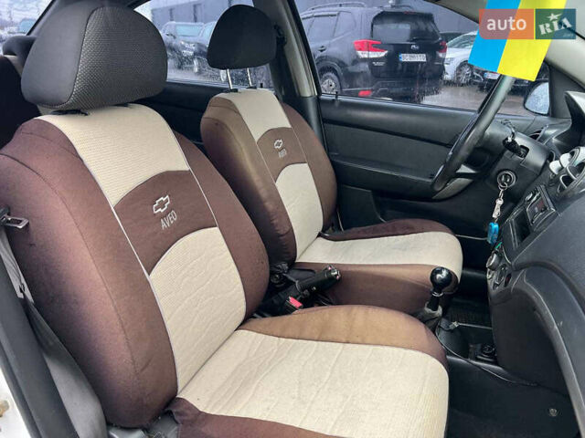 Белый Шевроле Авео, объемом двигателя 1.5 л и пробегом 211 тыс. км за 3640 $, фото 29 на Automoto.ua