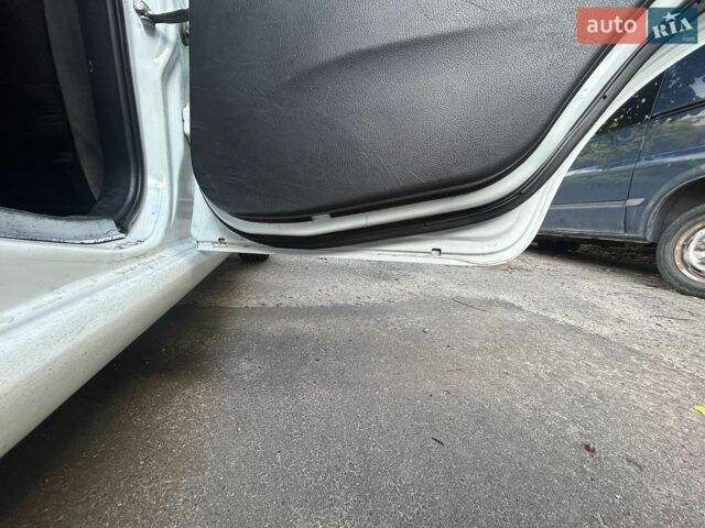 Белый Шевроле Авео, объемом двигателя 1.5 л и пробегом 273 тыс. км за 3599 $, фото 35 на Automoto.ua
