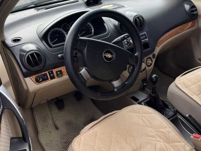 Белый Шевроле Авео, объемом двигателя 1.6 л и пробегом 268 тыс. км за 3700 $, фото 9 на Automoto.ua