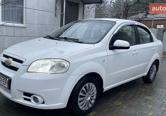 Білий Шевроле Авео, об'ємом двигуна 1.6 л та пробігом 182 тис. км за 3750 $, фото 3 на Automoto.ua