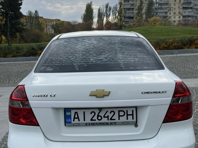 Белый Шевроле Авео, объемом двигателя 1.6 л и пробегом 268 тыс. км за 3700 $, фото 4 на Automoto.ua