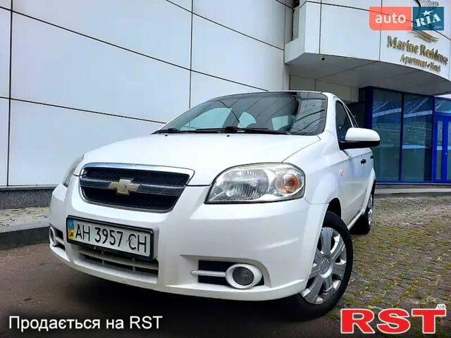 Білий Шевроле Авео, об'ємом двигуна 1.5 л та пробігом 200 тис. км за 3200 $, фото 3 на Automoto.ua