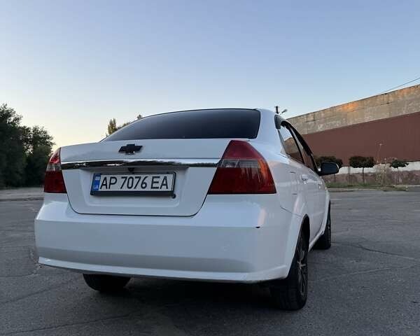 Білий Шевроле Авео, об'ємом двигуна 1.6 л та пробігом 227 тис. км за 4250 $, фото 4 на Automoto.ua