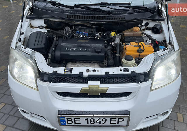 Білий Шевроле Авео, об'ємом двигуна 1.6 л та пробігом 182 тис. км за 3750 $, фото 8 на Automoto.ua