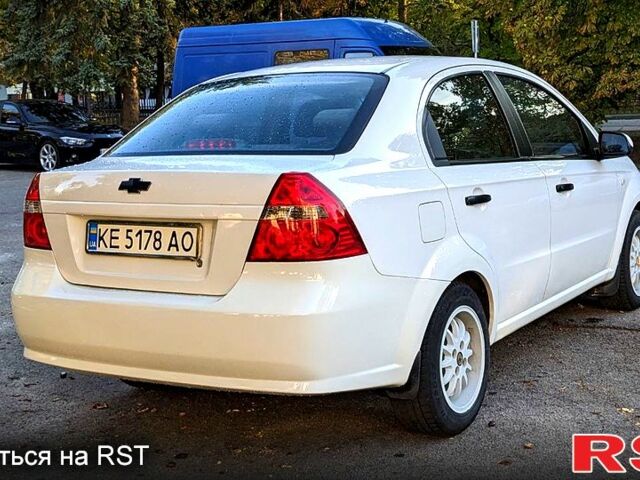 Белый Шевроле Авео, объемом двигателя 1.5 л и пробегом 195 тыс. км за 3900 $, фото 4 на Automoto.ua