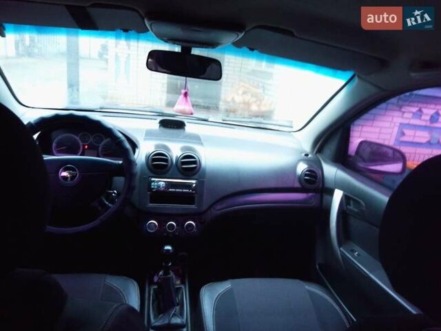 Білий Шевроле Авео, об'ємом двигуна 1.5 л та пробігом 275 тис. км за 4000 $, фото 5 на Automoto.ua