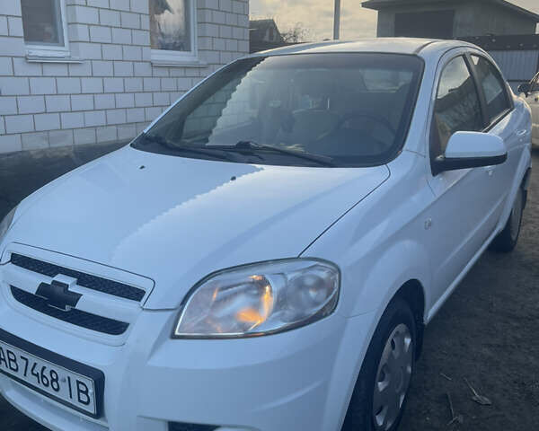 Белый Шевроле Авео, объемом двигателя 1.6 л и пробегом 208 тыс. км за 3500 $, фото 8 на Automoto.ua