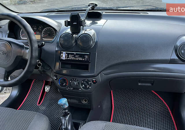 Білий Шевроле Авео, об'ємом двигуна 1.5 л та пробігом 220 тис. км за 3300 $, фото 19 на Automoto.ua