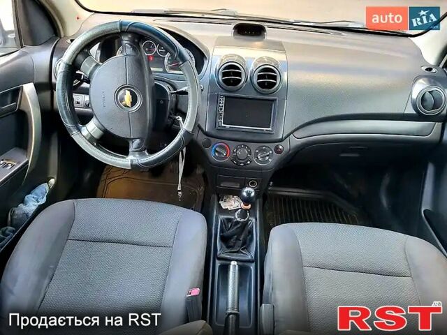 Білий Шевроле Авео, об'ємом двигуна 1.5 л та пробігом 200 тис. км за 3200 $, фото 5 на Automoto.ua