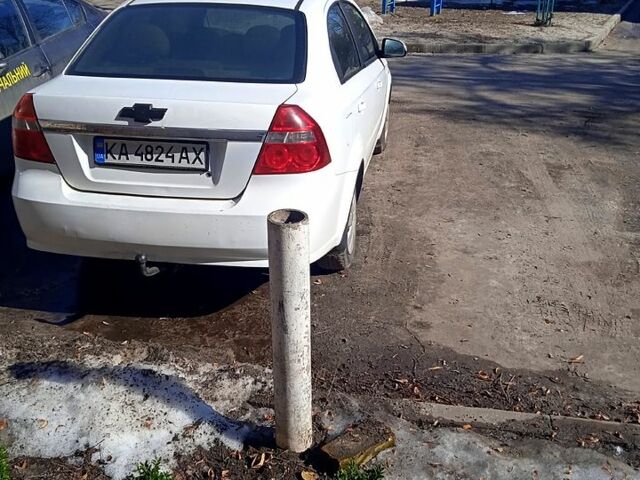 Белый Шевроле Авео, объемом двигателя 1.6 л и пробегом 217 тыс. км за 2999 $, фото 3 на Automoto.ua
