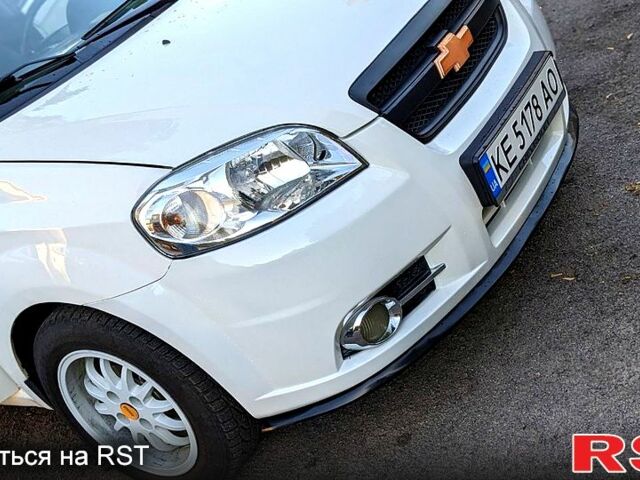 Белый Шевроле Авео, объемом двигателя 1.5 л и пробегом 195 тыс. км за 3900 $, фото 7 на Automoto.ua