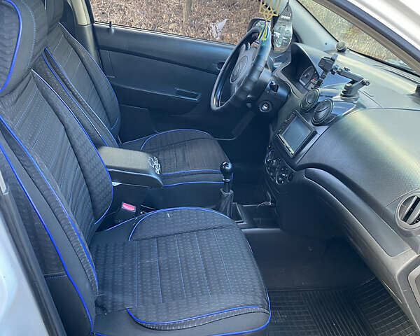 Білий Шевроле Авео, об'ємом двигуна 1.5 л та пробігом 185 тис. км за 4300 $, фото 6 на Automoto.ua