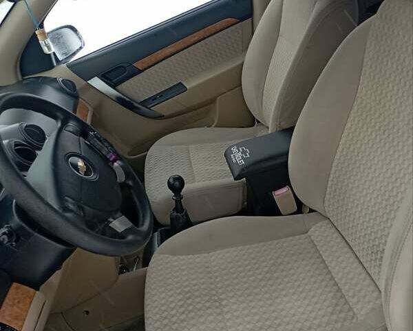 Белый Шевроле Авео, объемом двигателя 1.6 л и пробегом 222 тыс. км за 2999 $, фото 4 на Automoto.ua