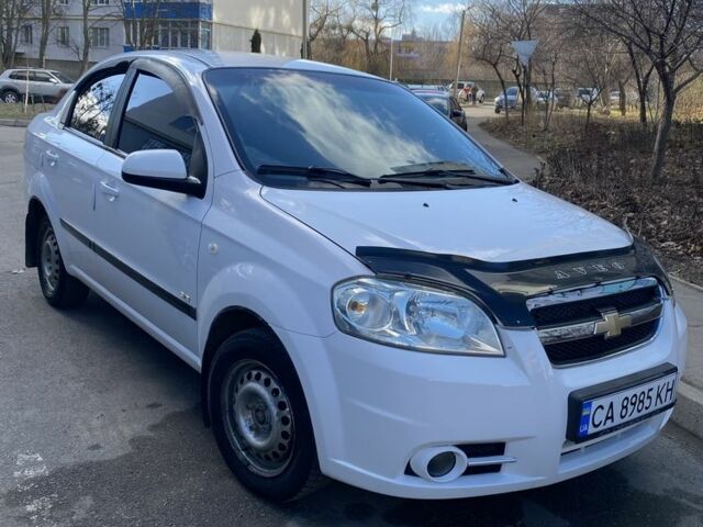 Белый Шевроле Авео, объемом двигателя 1.5 л и пробегом 185 тыс. км за 3900 $, фото 2 на Automoto.ua