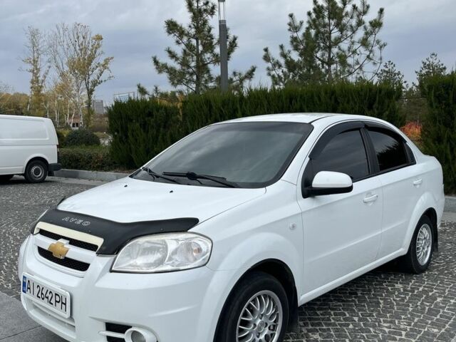 Белый Шевроле Авео, объемом двигателя 1.6 л и пробегом 268 тыс. км за 3700 $, фото 6 на Automoto.ua