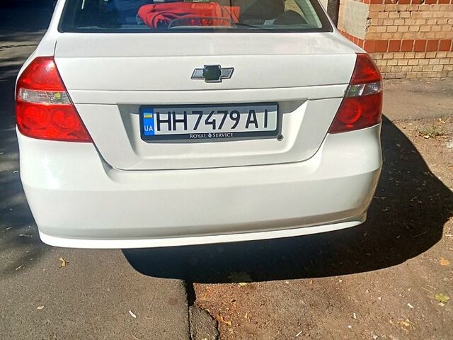 Білий Шевроле Авео, об'ємом двигуна 1.5 л та пробігом 200 тис. км за 3200 $, фото 2 на Automoto.ua