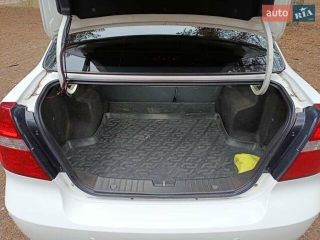Белый Шевроле Авео, объемом двигателя 1.5 л и пробегом 110 тыс. км за 4000 $, фото 34 на Automoto.ua