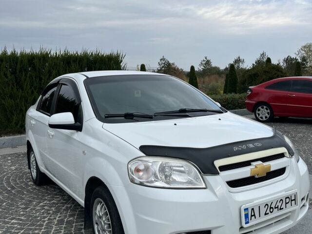 Белый Шевроле Авео, объемом двигателя 1.6 л и пробегом 268 тыс. км за 3700 $, фото 1 на Automoto.ua