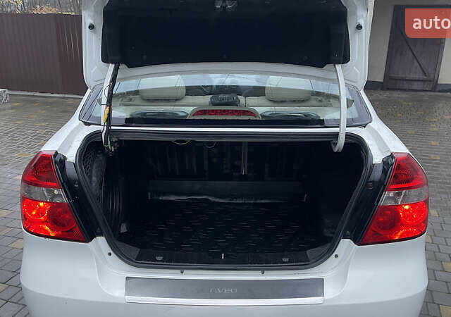 Білий Шевроле Авео, об'ємом двигуна 1.6 л та пробігом 182 тис. км за 3750 $, фото 9 на Automoto.ua