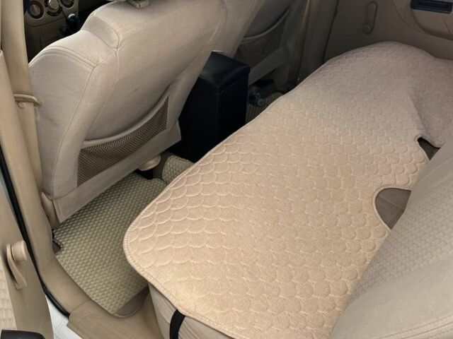 Белый Шевроле Авео, объемом двигателя 1.6 л и пробегом 268 тыс. км за 3700 $, фото 7 на Automoto.ua