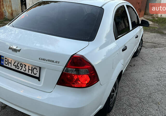 Білий Шевроле Авео, об'ємом двигуна 1.5 л та пробігом 220 тис. км за 3300 $, фото 8 на Automoto.ua