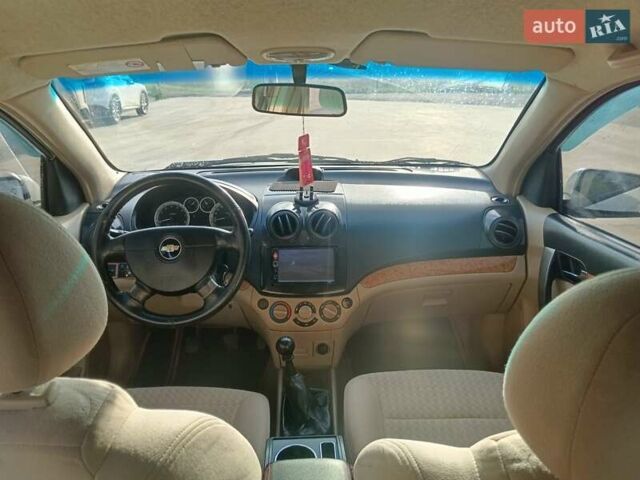 Белый Шевроле Авео, объемом двигателя 1.6 л и пробегом 197 тыс. км за 3500 $, фото 5 на Automoto.ua