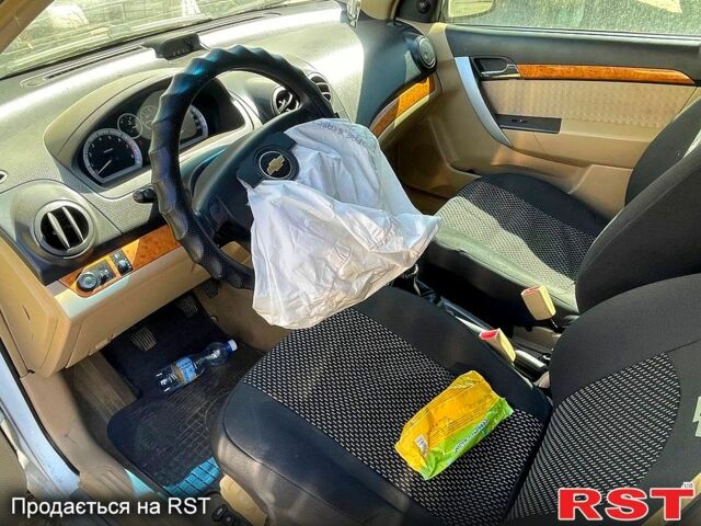Белый Шевроле Авео, объемом двигателя 1.6 л и пробегом 137 тыс. км за 2300 $, фото 7 на Automoto.ua