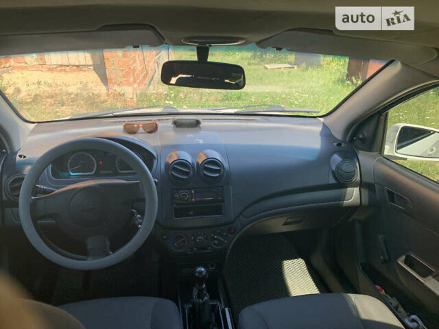 Белый Шевроле Авео, объемом двигателя 0 л и пробегом 132 тыс. км за 4100 $, фото 4 на Automoto.ua