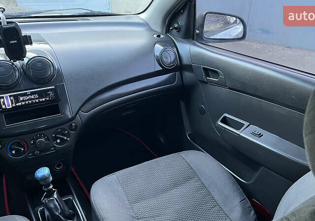 Білий Шевроле Авео, об'ємом двигуна 1.5 л та пробігом 220 тис. км за 3300 $, фото 25 на Automoto.ua