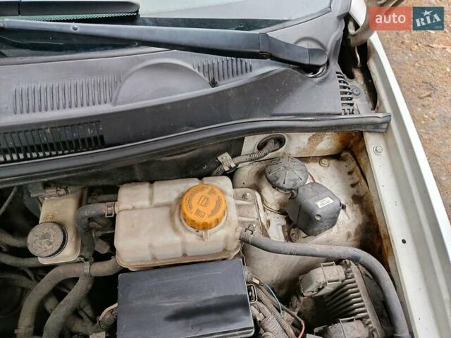 Белый Шевроле Авео, объемом двигателя 1.5 л и пробегом 110 тыс. км за 4000 $, фото 21 на Automoto.ua