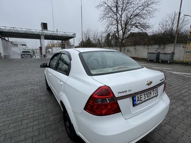 Белый Шевроле Авео, объемом двигателя 1.6 л и пробегом 89 тыс. км за 5300 $, фото 3 на Automoto.ua