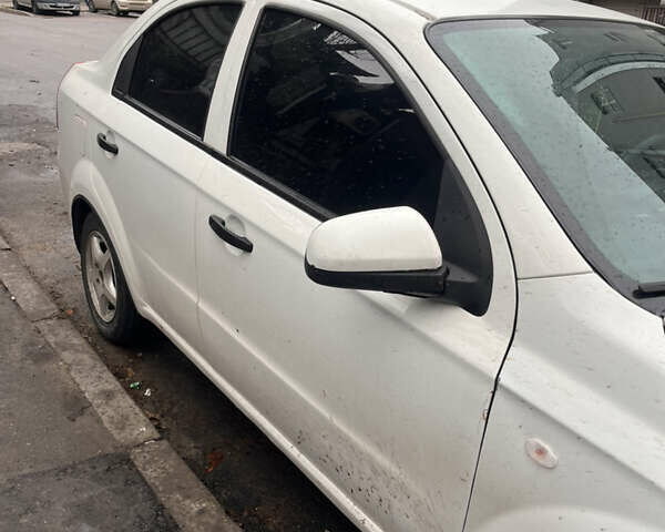 Білий Шевроле Авео, об'ємом двигуна 1.5 л та пробігом 401 тис. км за 2200 $, фото 2 на Automoto.ua