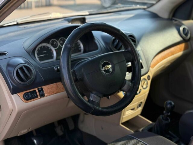 Белый Шевроле Авео, объемом двигателя 1.6 л и пробегом 433 тыс. км за 3900 $, фото 17 на Automoto.ua