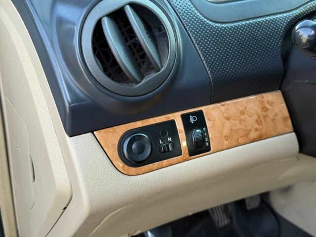 Белый Шевроле Авео, объемом двигателя 1.6 л и пробегом 433 тыс. км за 3900 $, фото 18 на Automoto.ua