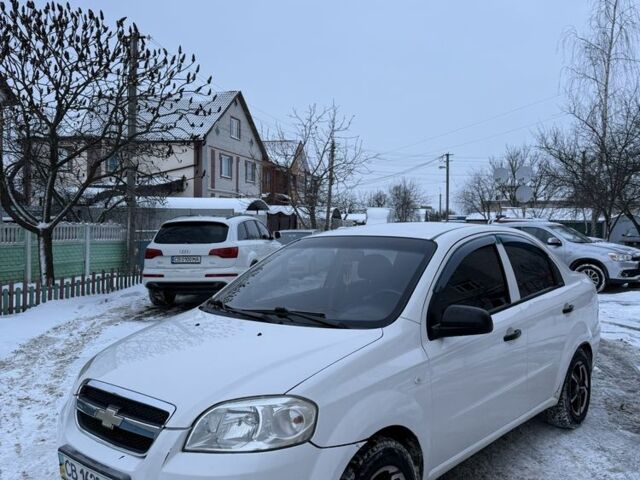 Белый Шевроле Авео, объемом двигателя 1.5 л и пробегом 276 тыс. км за 3500 $, фото 1 на Automoto.ua