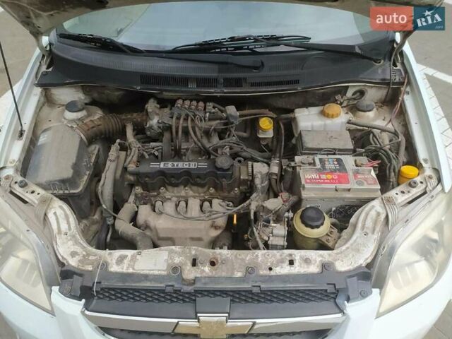 Белый Шевроле Авео, объемом двигателя 1.5 л и пробегом 239 тыс. км за 2850 $, фото 15 на Automoto.ua