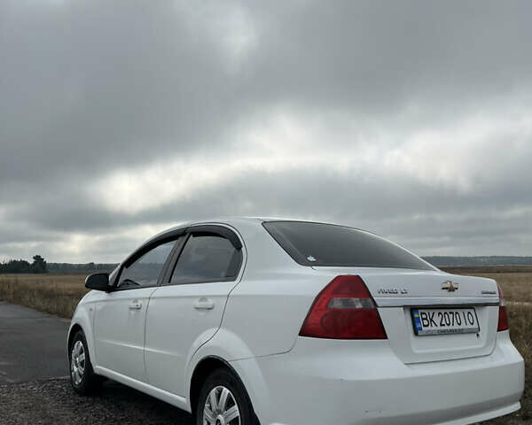 Білий Шевроле Авео, об'ємом двигуна 1.6 л та пробігом 157 тис. км за 3599 $, фото 5 на Automoto.ua