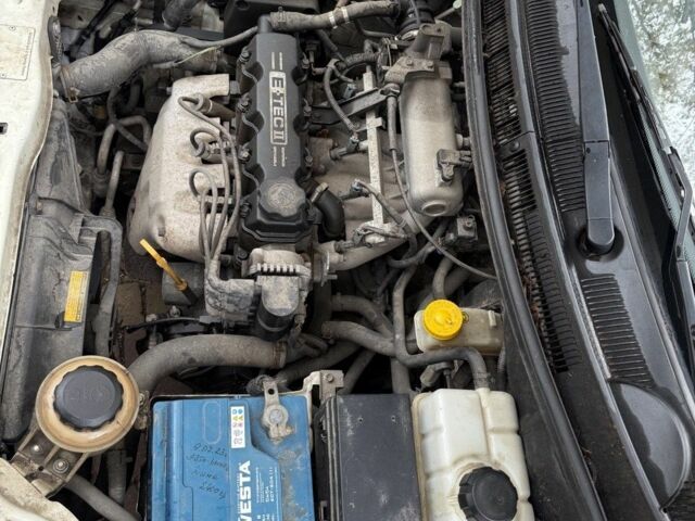 Белый Шевроле Авео, объемом двигателя 1.5 л и пробегом 84 тыс. км за 4200 $, фото 14 на Automoto.ua