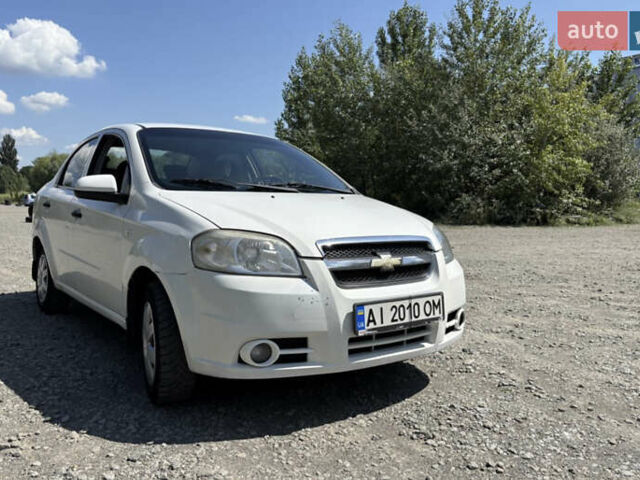 Белый Шевроле Авео, объемом двигателя 1.5 л и пробегом 260 тыс. км за 2700 $, фото 3 на Automoto.ua