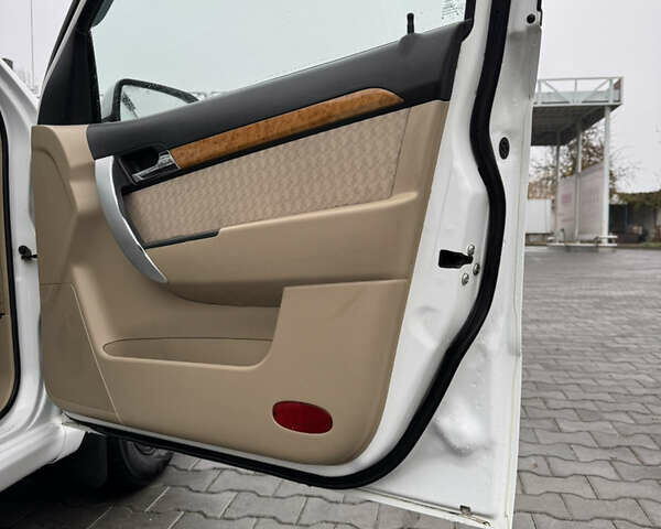 Білий Шевроле Авео, об'ємом двигуна 1.6 л та пробігом 89 тис. км за 5200 $, фото 13 на Automoto.ua