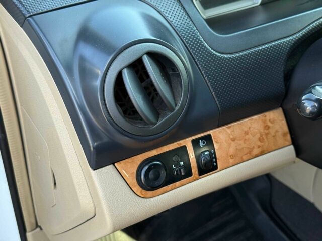 Белый Шевроле Авео, объемом двигателя 1.6 л и пробегом 433 тыс. км за 3900 $, фото 16 на Automoto.ua