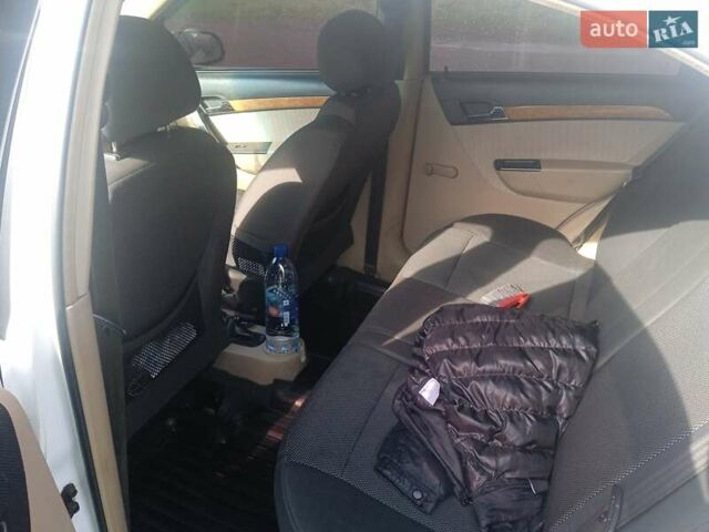 Белый Шевроле Авео, объемом двигателя 1.6 л и пробегом 260 тыс. км за 4600 $, фото 10 на Automoto.ua