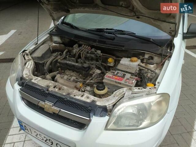 Белый Шевроле Авео, объемом двигателя 1.5 л и пробегом 239 тыс. км за 2850 $, фото 14 на Automoto.ua